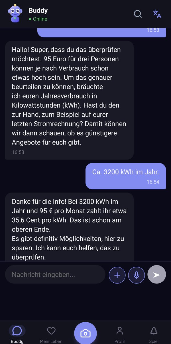 Screenshot der Buddi-App: Chat mit Buddy, der aus 95 € Stromkosten und 3200 kWh einen Preis von 35,6 Cent pro kWh ausrechnet
